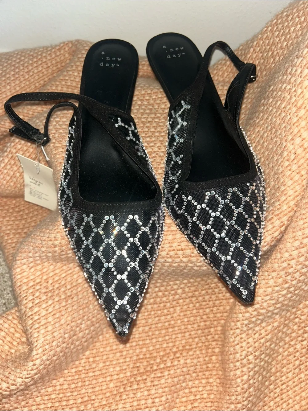 NWT a new day Gigi Black Pointed Sparkle Slingback Kitten Heels Sz 10